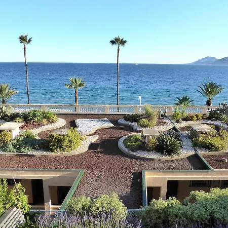 Saint Remy 2 * Cannes